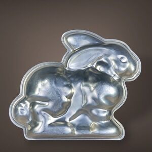 Easter Bunny‎ Rabbit Cake Pan Aluminum Mold Two Piece Vintage